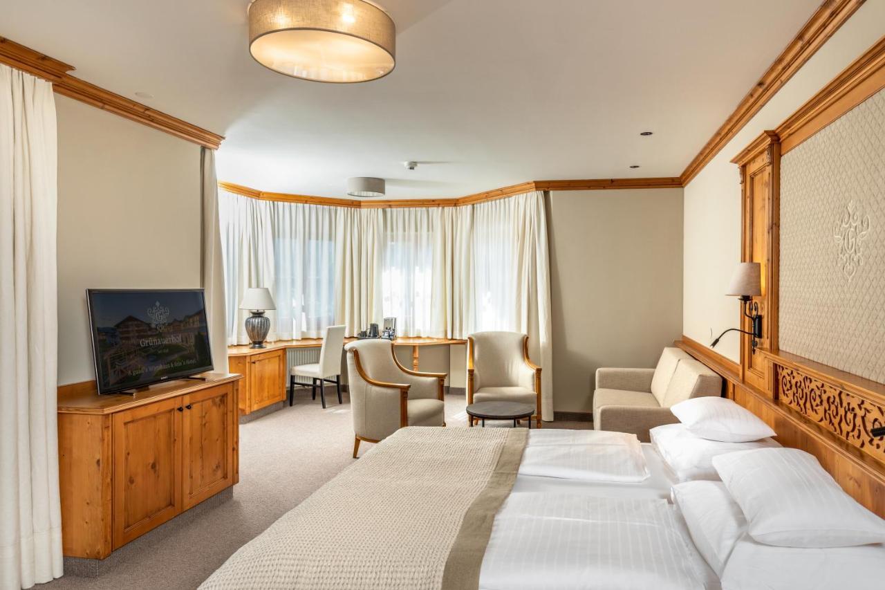 Hotel Gruenauerhof Wals-Siezenheim ภายนอก รูปภาพ