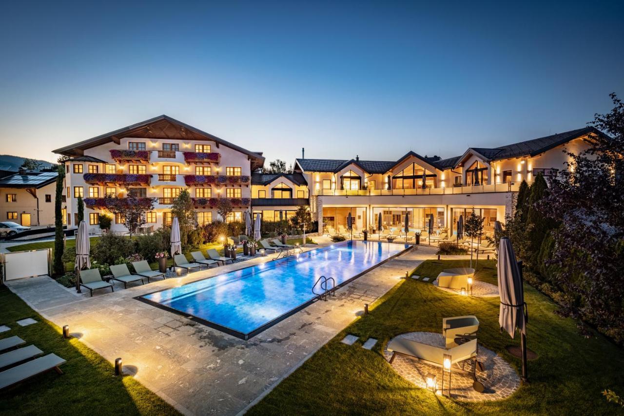 Hotel Gruenauerhof Wals-Siezenheim ภายนอก รูปภาพ